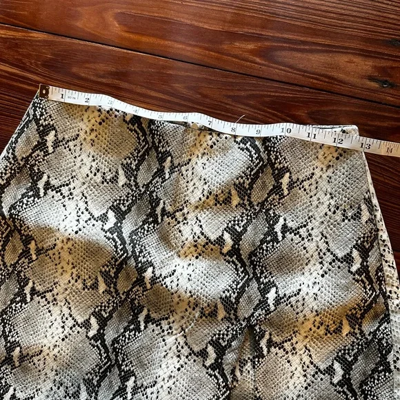 NWT Cloud 10 Snake Print Skort, Size S, Gray/Off White - Picture 5 of 9